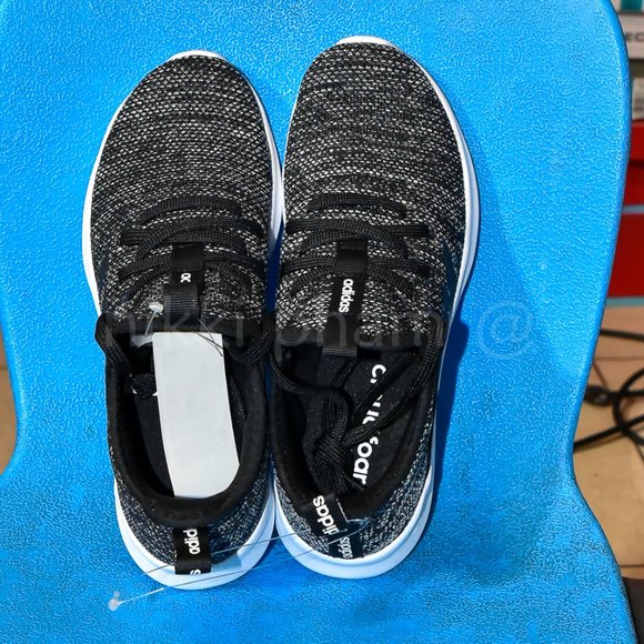 brand new adidas women cloud foam shoes - Picture 3 of 6